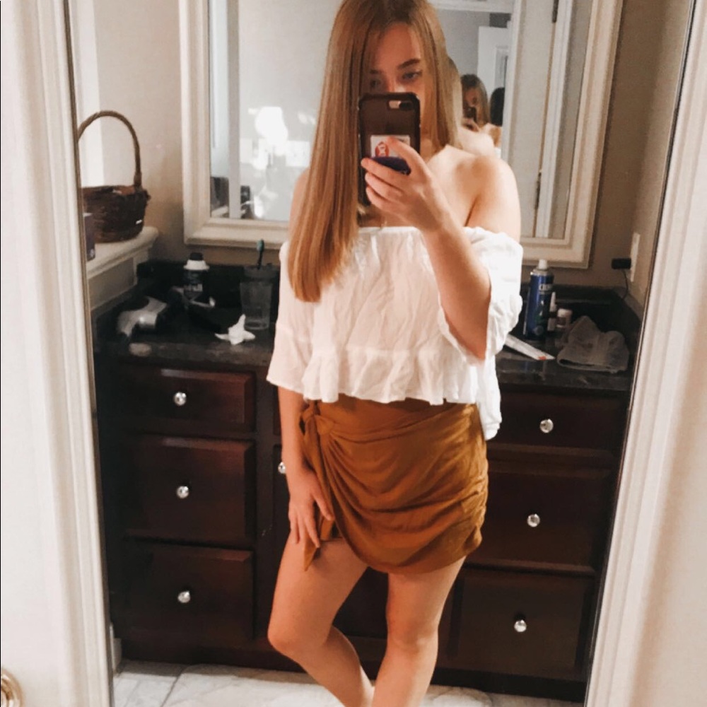 Yellow skirt